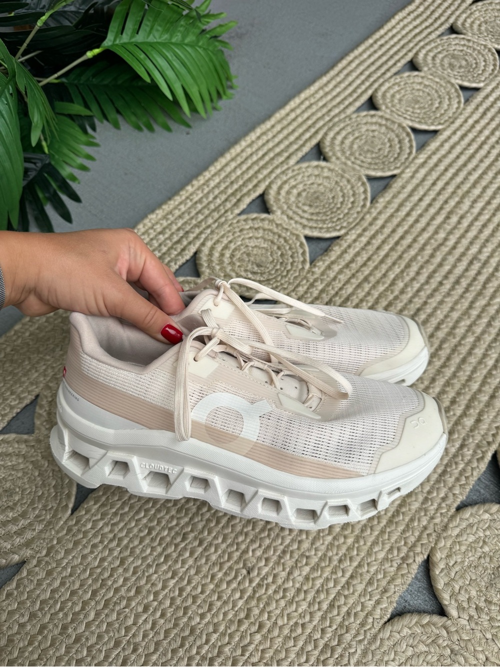 On Running Cloudmonster Cream Beige Running Shoes W 9.5 / EU 41